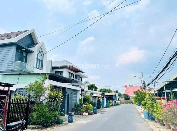 Bán đất mặt tiền chợ Việt Kiều 660 Triệu thương lượng nhẹ 