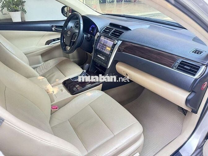 Toyota Camry 2018 2.0E - 83.357km. Giá Còn Giảm