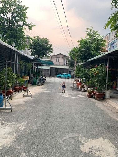 Nhà 1trệt 1lửng 5x12, cách ngã 3 Mỹ Hạnh 300m, SHR nhận nhà 695triệu