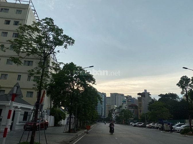 BÁN NHÀ “ĐẸP NHƯ TRANH” TẠI ĐỐNG ĐA, 2 Ô TÔ ĐỖ CỬA, 44.5m2 - 8 Tỷ