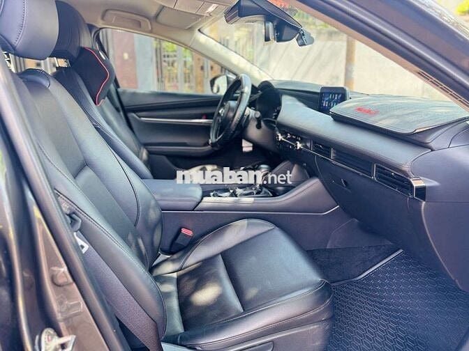 Mazda 3 2022 1.5L Luxury - 14500 km