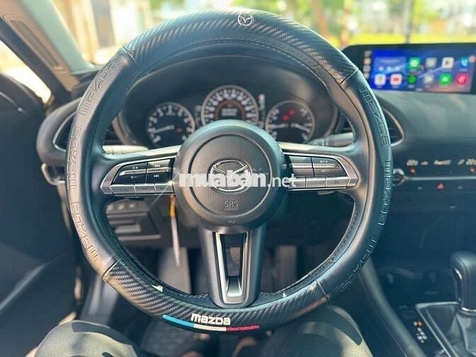 Mazda 3 2022 1.5L Luxury - 14500 km
