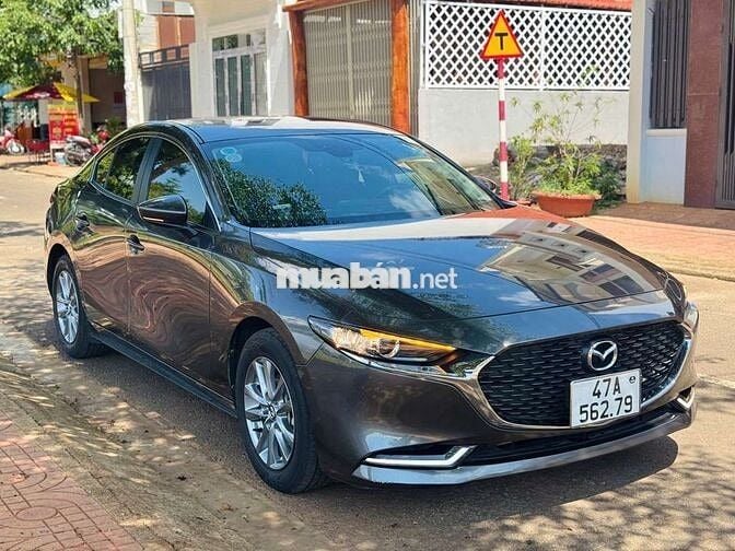 Mazda 3 2022 1.5L Luxury - 14500 km