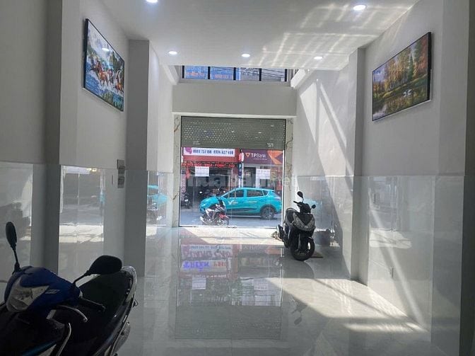 Cho thuê mặt bằng mặt tiền Nguyễn Văn Thương, Phường 25, Bình Thạnh