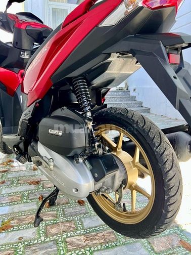 Xe click thái 2017 màu đỏ còn mới, giá cả thanh lý