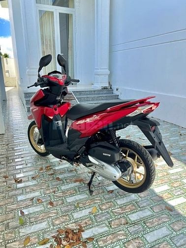 Xe click thái 2017 màu đỏ còn mới, giá cả thanh lý