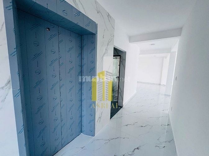 BIỆT THỰ VĂN PHÒNG SÀN TRỐNG GIÁ 90 TRIỆU - THANG MÁY