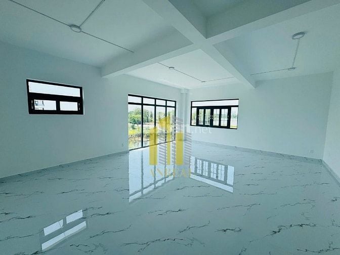 BIỆT THỰ VĂN PHÒNG SÀN TRỐNG GIÁ 90 TRIỆU - THANG MÁY