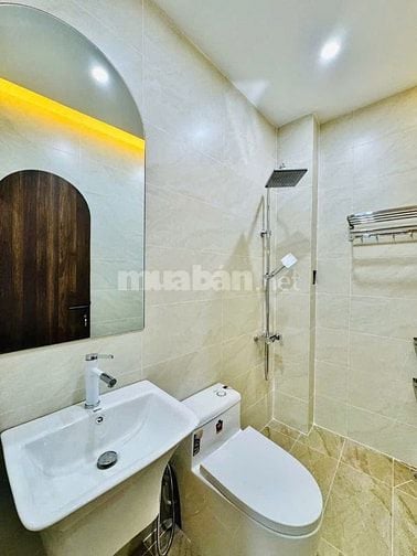 Nhà 2 lầu mới Đường Ung Văn Khiêm, P25, Quận Bình Thạnh