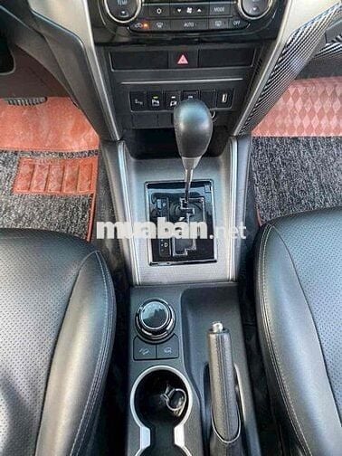 Mitsubishi Triton 2021 4x4 AT  cầu