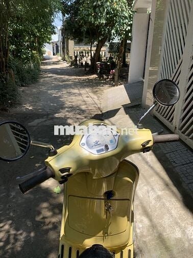 Bán xe Vespa LX 125 màu vàng tươi