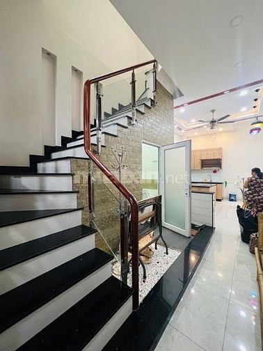 Nhà Kinh Dương Vương, Bình Tân, giáp Q.6; MT đường nhựa 8m vỉa hè 2m