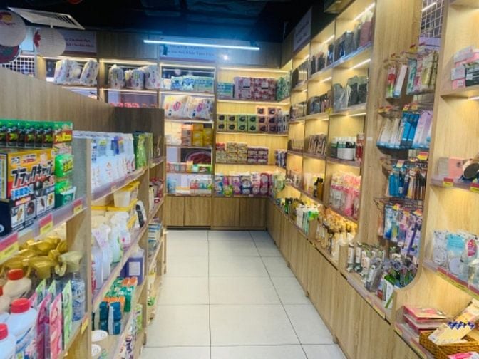 CẦN TUYỂN GẤP 2 NAM, NỮ PHỤ KHO VÀ 1 NHÂN VIÊN KHO