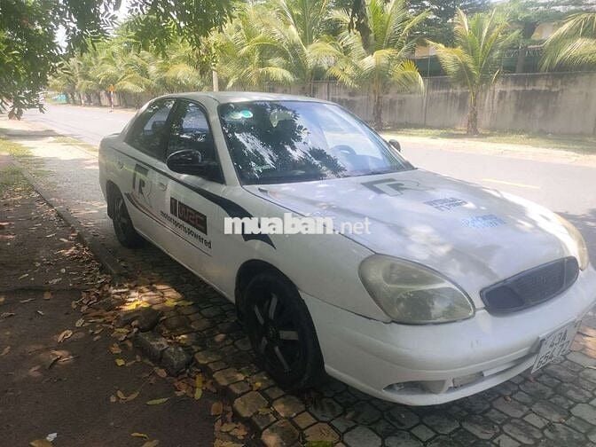 Daewoo Nubira 2000 2.0 CDX  MT - 1 km