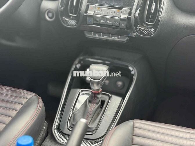 Kia Sonet 2024 Premium 1.5 AT - 16000 km