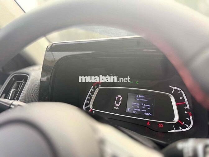Kia Sonet 2024 Premium 1.5 AT - 16000 km