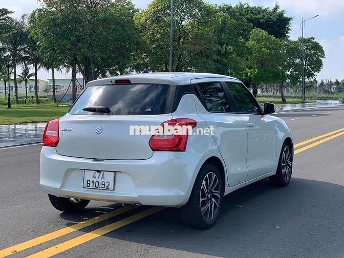 Xe lướt Suzuki Swift 2023 màu trắng  - 24000 km