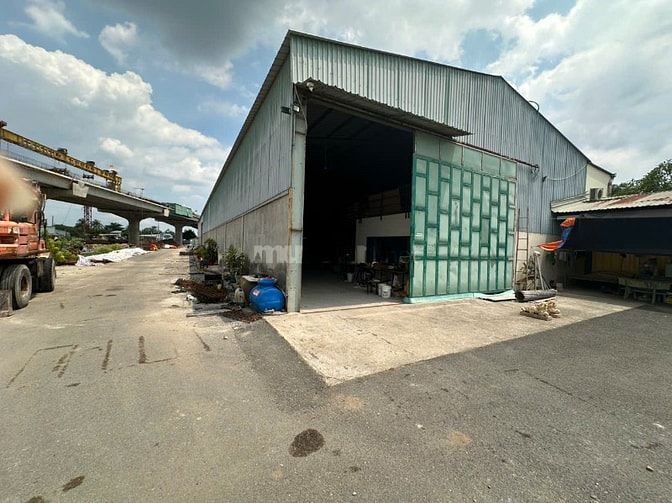 Cho thuê kho xưởng Mặt Tiền Nguyễn Duy Trinh, Quận 9-Diện tích: 2.000m
