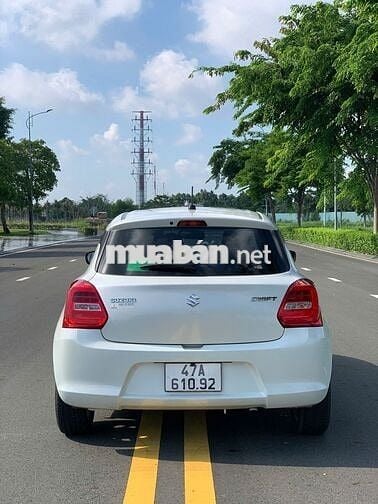 Xe lướt Suzuki Swift 2023 màu trắng  - 24000 km