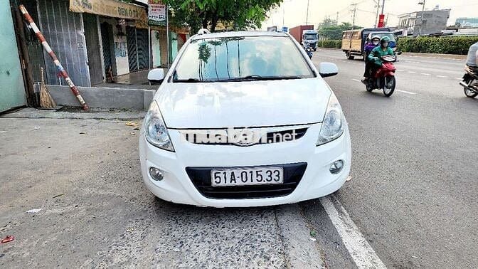 Hyundai i20 2010 1.4 AT - 105000 km