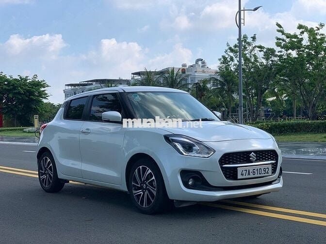 Xe lướt Suzuki Swift 2023 màu trắng  - 24000 km
