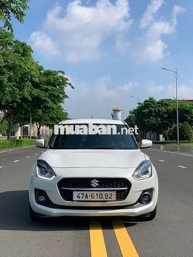 Xe lướt Suzuki Swift 2023 màu trắng  - 24000 km