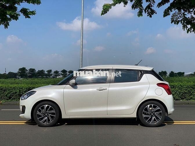 Xe lướt Suzuki Swift 2023 màu trắng  - 24000 km