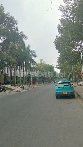Kiếm gì ra!! Hai MT khu Biệt Thự  Vành Đai Q6 (8 * 23 ) chỉ 26.5 tỷ