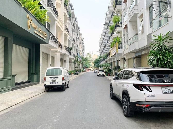 Bán nhà hẻm 212 Thoại Ngọc Hầu, quận Tân Phú dt 8x19m giá 19,9 tỷ