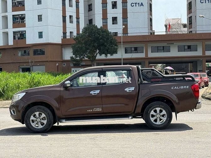 Bán xe Nissan Navara 2016 số tự động 1 cầu màu nâu