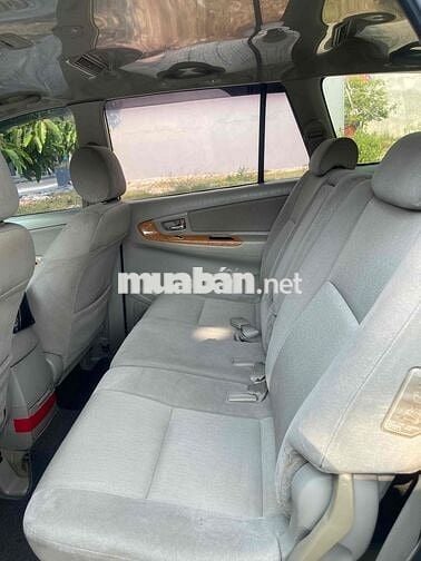 Toyota Innova 2010 G - 180 km