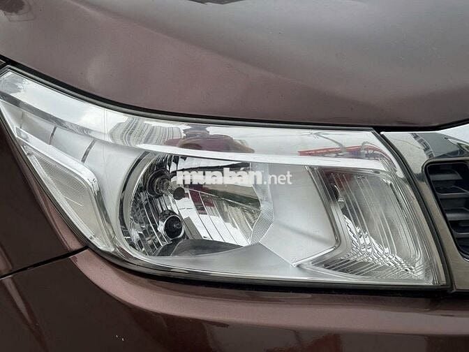 Bán xe Nissan Navara 2018 số tự động 1 cầu màu nâu