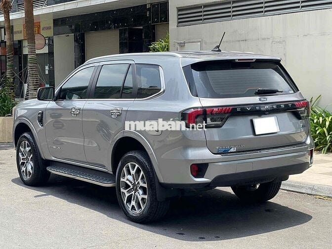 Ford Everest Titanium 1 cầu 2022 - 35.000 km