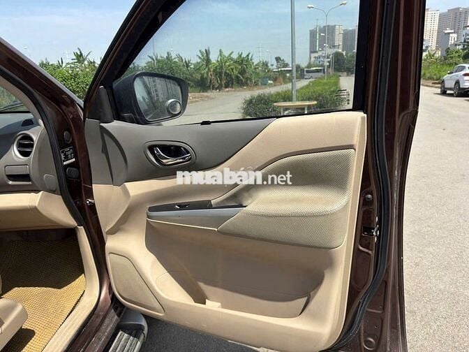 Bán xe Nissan Navara 2016 số tự động 1 cầu màu nâu