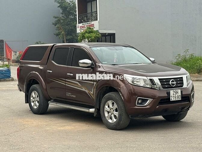 Bán xe Nissan Navara 2018 số tự động 1 cầu màu nâu