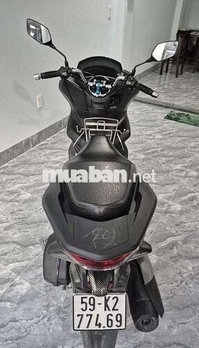 Cần bán xe PCX 150 -2018 đen nhám !49,5tr