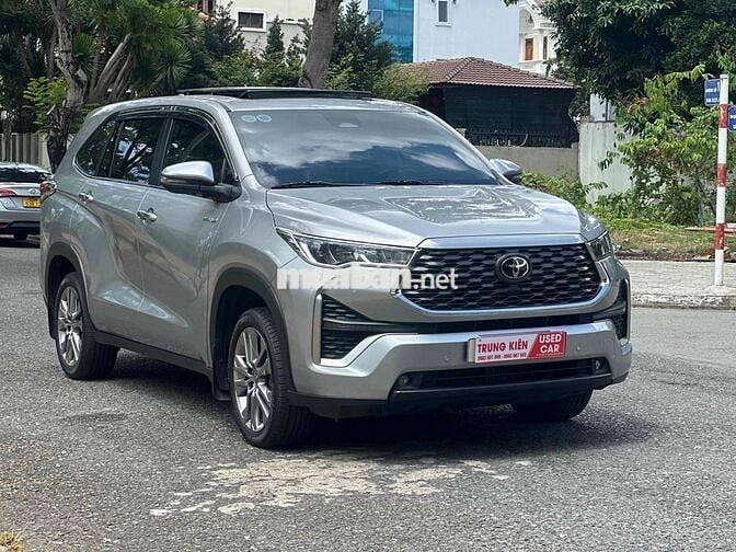Toyota Innova Cross 2023 HEV - 8000 km