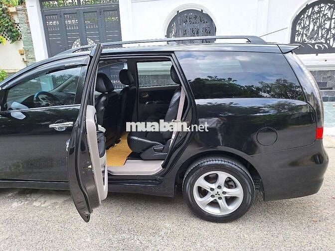 Mitsubishi Grandis 2005 2.4 AT - mau đen