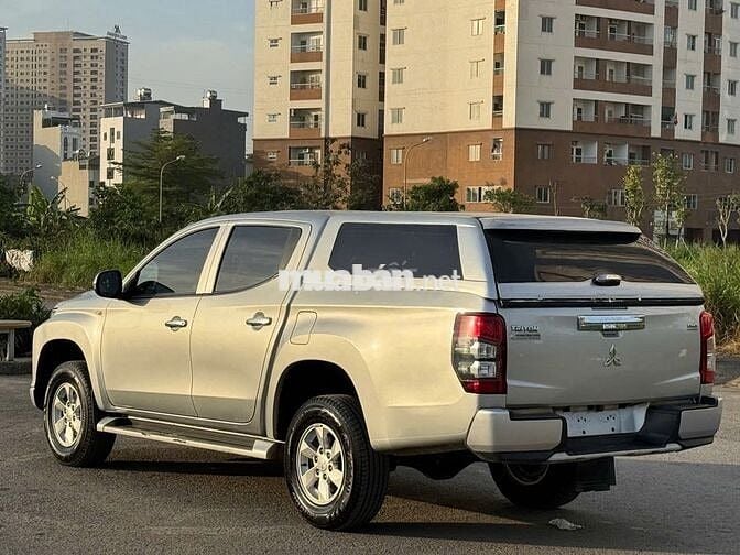 Bán Mitsubishi Triton GLX 2020 số sàn màu bạc
