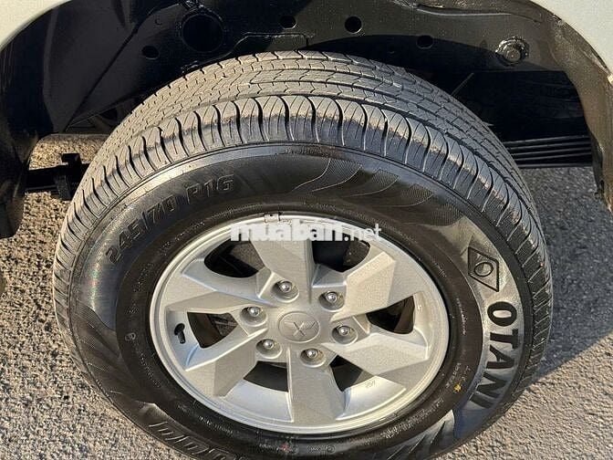Bán Mitsubishi Triton GLX 2020 số sàn màu bạc