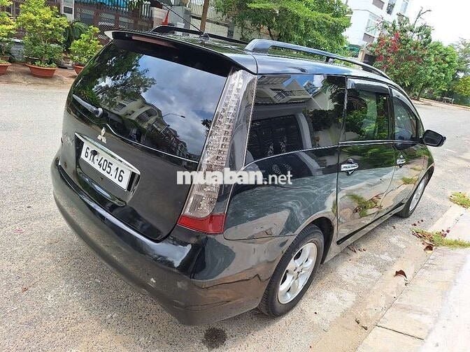 Mitsubishi Grandis 2005 2.4 AT - mau đen