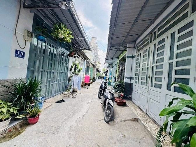 Nhà mới 4x9m,2PN,2WC,bà điểm, hóc môn ,tphcm