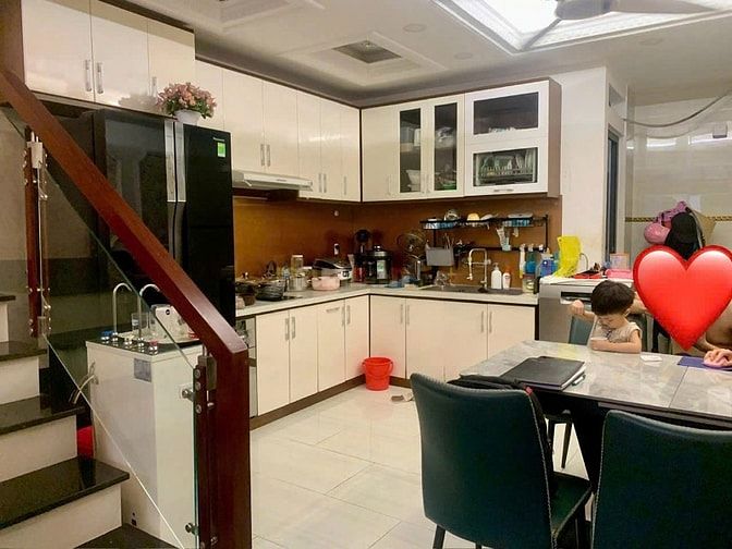 Bán Nhà Phạm Văn Đồng. Hẽm oto. ngang 5M  có phòng cho người Già. 