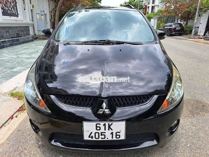 Mitsubishi Grandis 2005 2.4 AT - mau đen