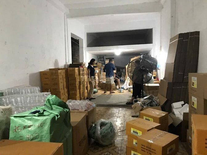 Cho thuê kho hàng 150m2 ,ngõ 76 phố An Dương, tải 5 tấn đỗ cửa , 10tr