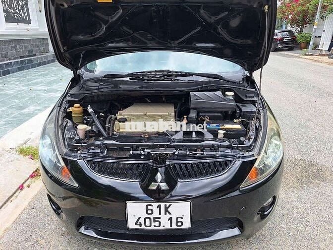 Mitsubishi Grandis 2005 2.4 AT - mau đen