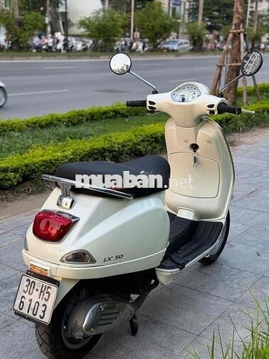 VESPA TRẮNG MÁY  NGUYÊN ZIN