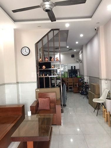 Nhà 4 TẦNG, XE Ô TÔ đậu trước nhà khu kinh doanh đường Dương Bá Trạc