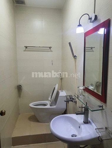Nhà 4 TẦNG, XE Ô TÔ đậu trước nhà khu kinh doanh đường Dương Bá Trạc