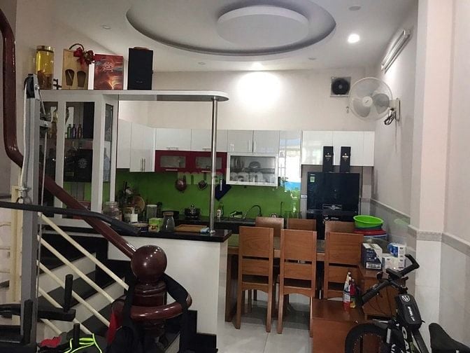 Nhà 4 TẦNG, XE Ô TÔ đậu trước nhà khu kinh doanh đường Dương Bá Trạc